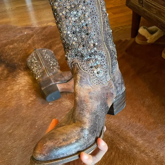Rare Frye Deborah Studded Boots - Picture 6 of 10